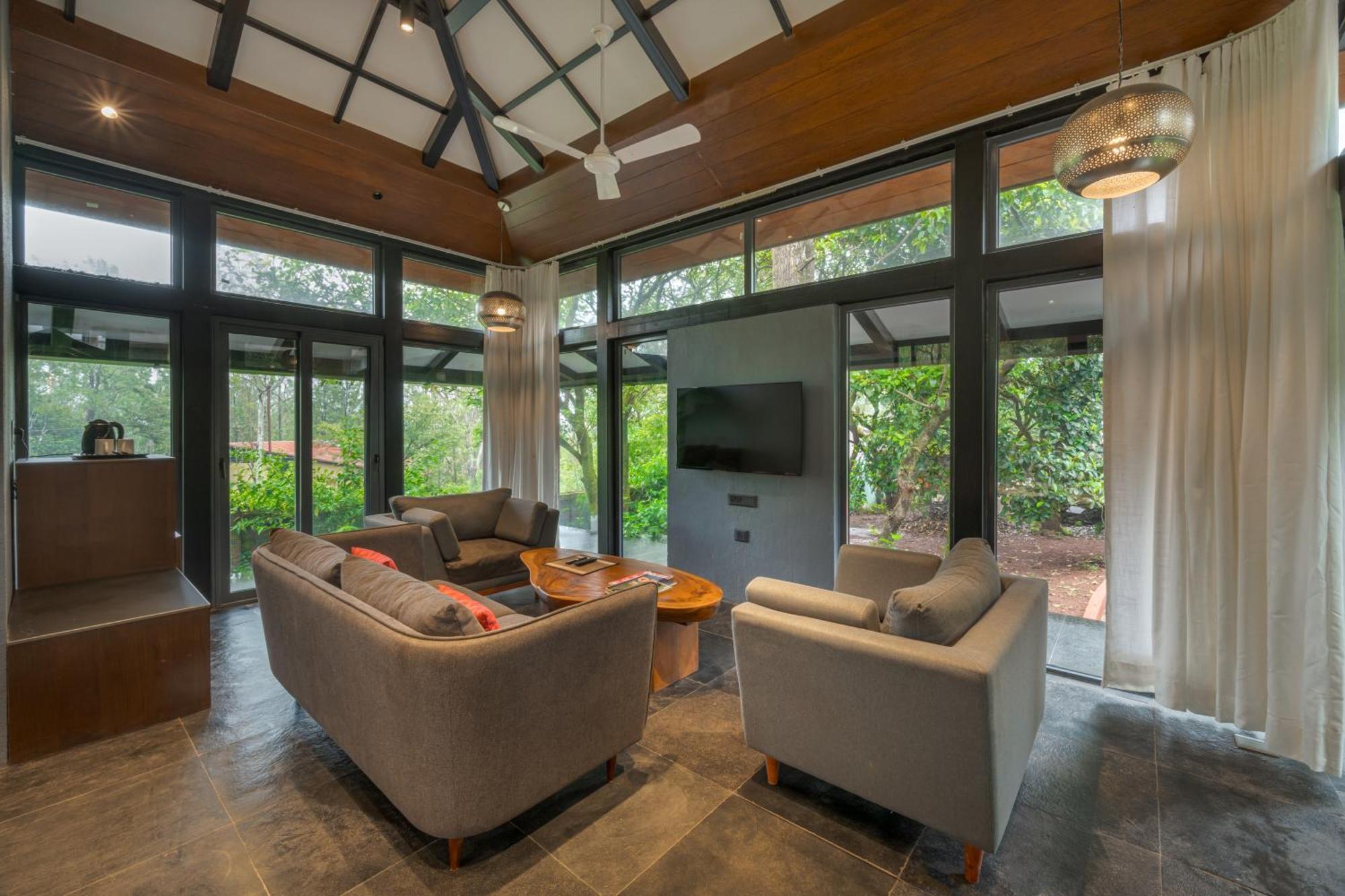 Saffronstays The Glasshouse, Panchgani - Beautiful Glass Villa For Couples Exteriör bild